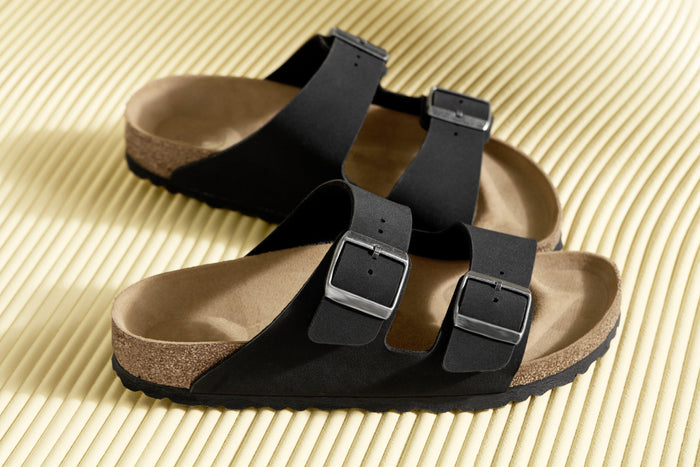 Two-Strap comfort | Vegan | Synthetic nubuck | Black